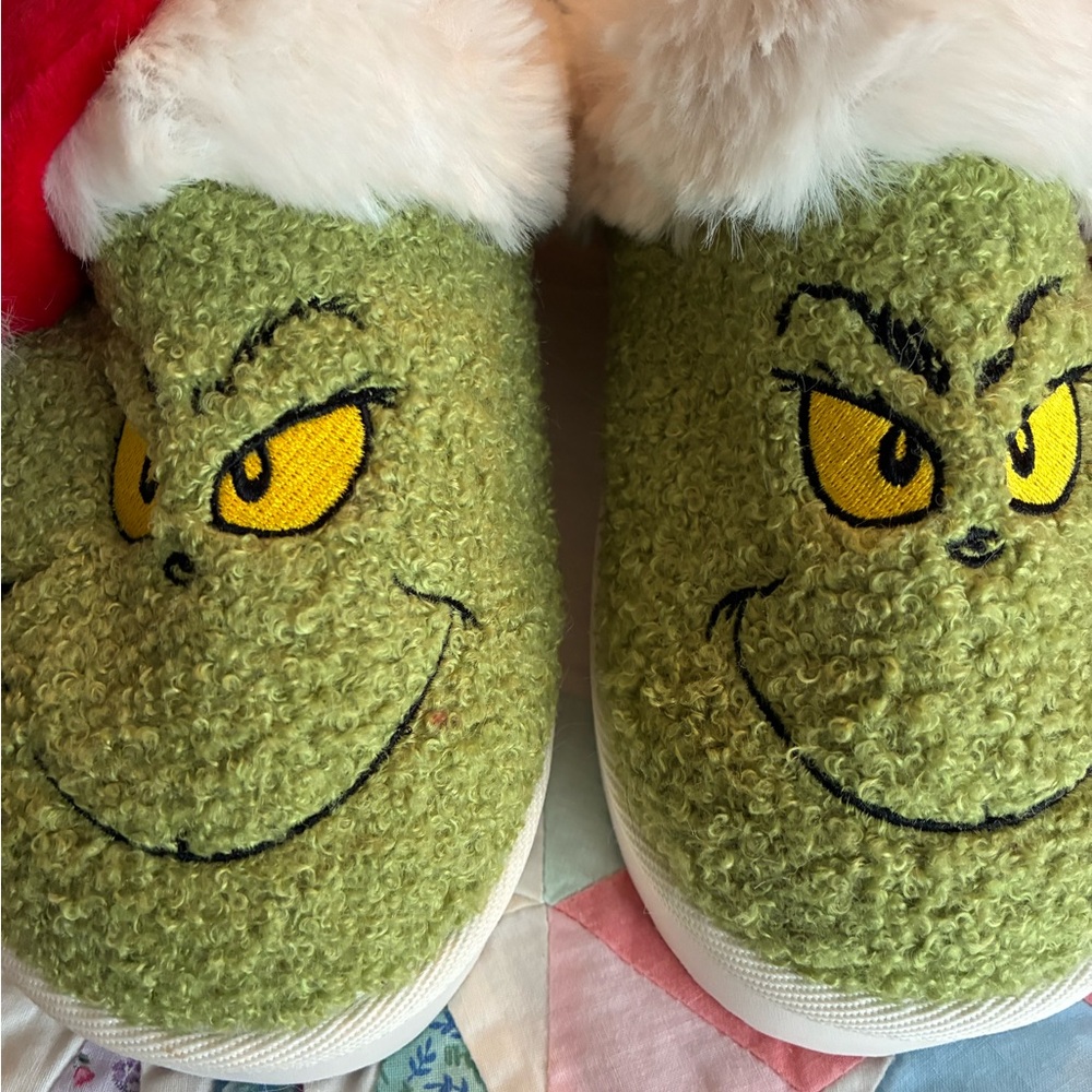 American Eagle White Plush Fur Accessory